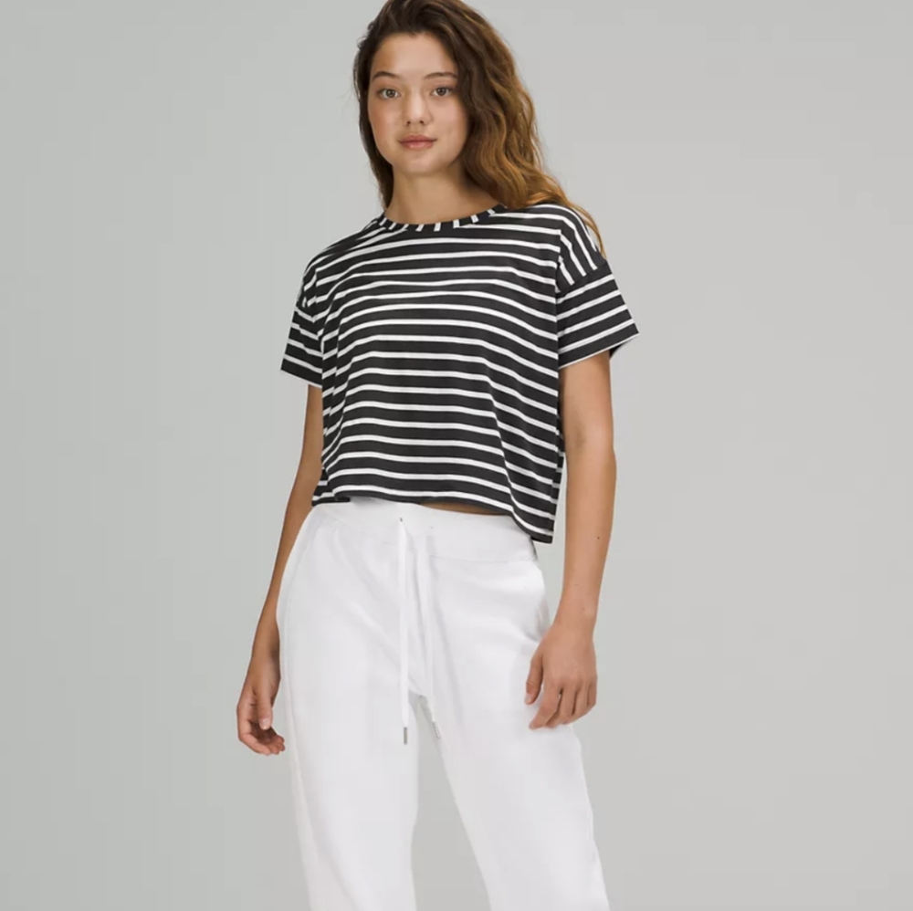 NWT Lululemon Cates Tee Yachtie Stripe Graphite Gray Size 4